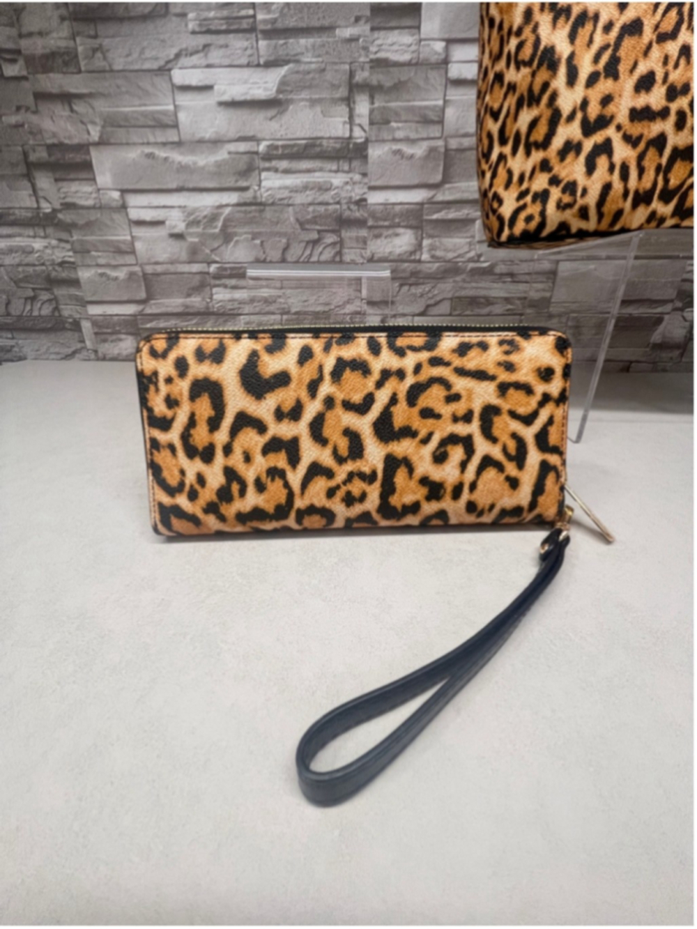 Michael Kors Continental Zip Wallet Wristlet CheetahLeopard Print Marigold Black
